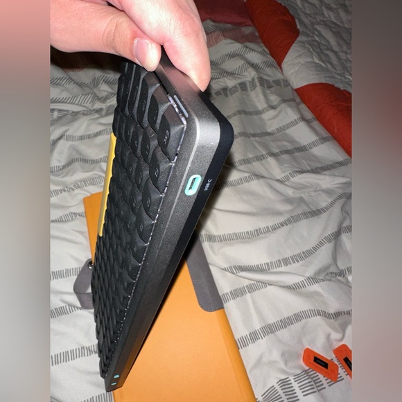 Nuphy Air75 Wireless Keyboard (V1) - Picture 5 of 7